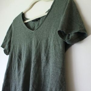 Banana Republic | Linen V-neck Boxy T-Shirt